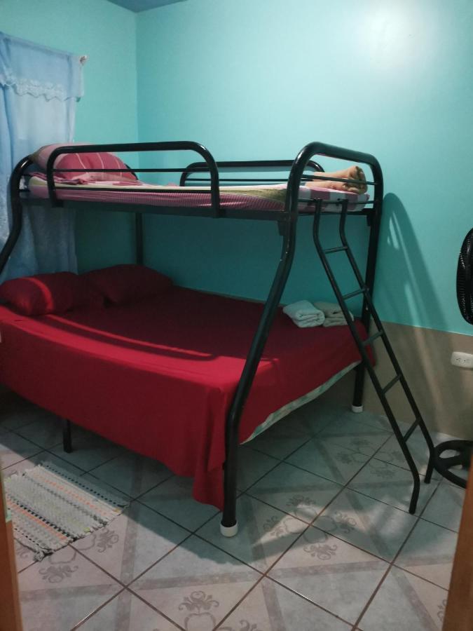 Cabinas Mitchaelle'S Puerto Viejo de Talamanca Экстерьер фото
