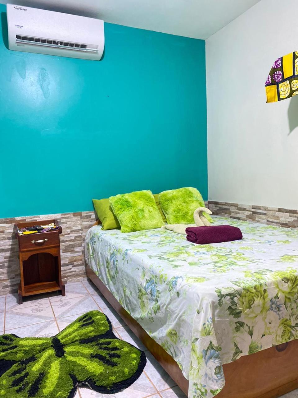 Cabinas Mitchaelle'S Puerto Viejo de Talamanca Экстерьер фото
